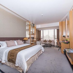 Grande Premiere Twin Room